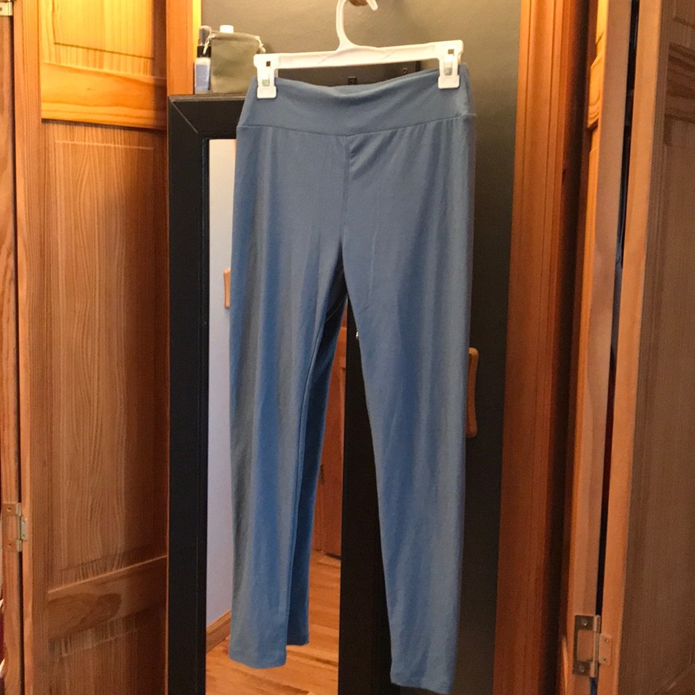 Blue leggings